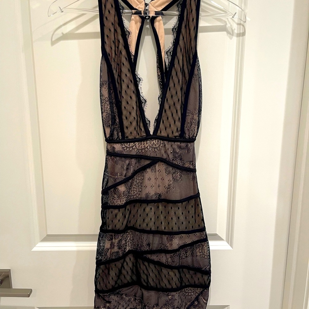 Bebe deep V lace mini dress size XS